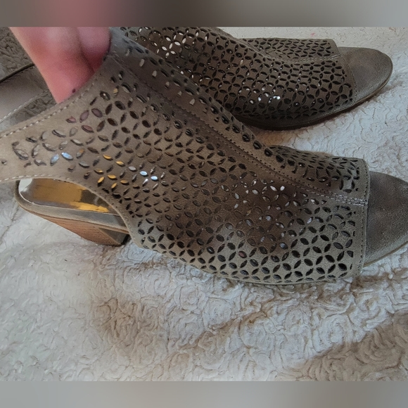 Carlos by Carlos Santana Women's Deandra Heeled color Lt Doe size 9.5 - Picture 5 of 11